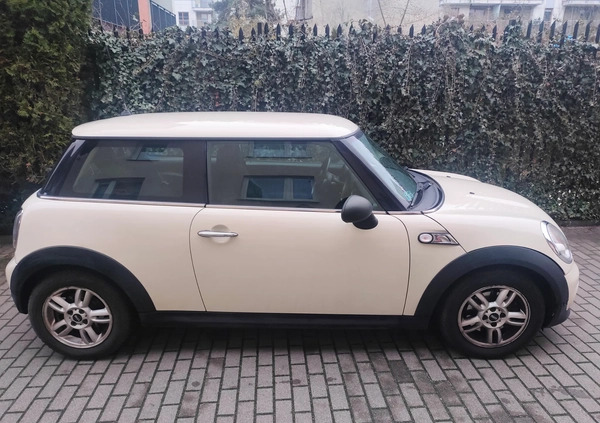 MINI ONE cena 17900 przebieg: 105000, rok produkcji 2011 z Warszawa małe 106